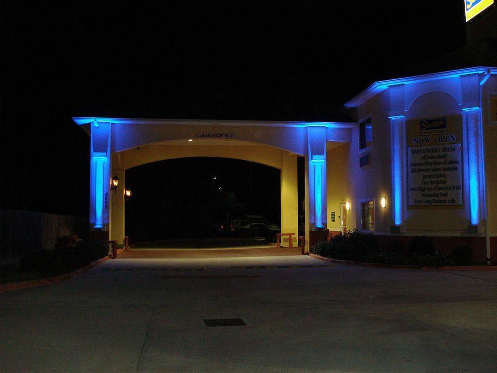 Scottish Inn And Suites Baytown Exterior photo